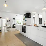 6 Bedroom Cozy In Сasa de vacaciones