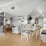 6 Bedroom Cozy In Otterup