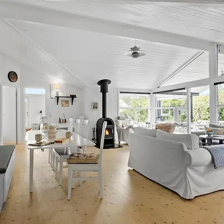 Semesterbostad 6 Bedroom Cozy In