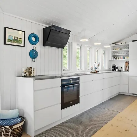 6 Bedroom Cozy In Holiday home Otterup