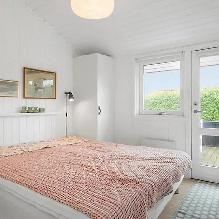 6 Bedroom Cozy In Holiday home Otterup