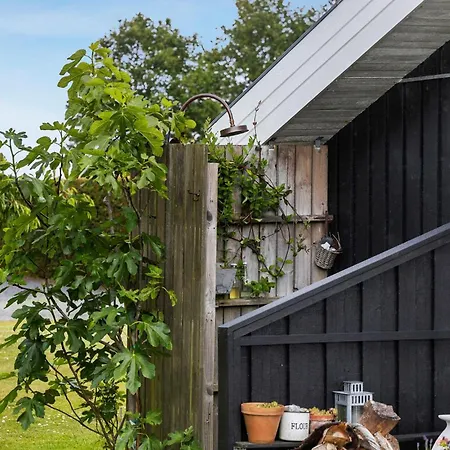 6 Bedroom Cozy In Otterup