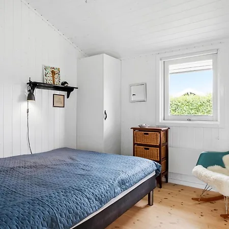 6 Bedroom Cozy In Holiday home *